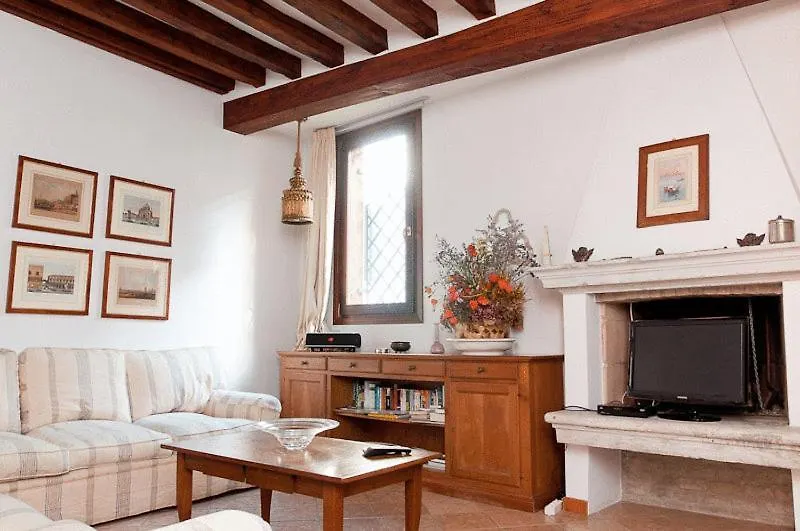 Venice Salute Apartments